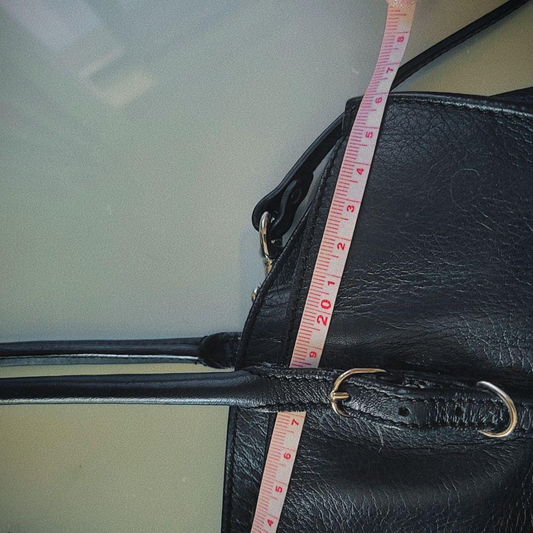 BALENCIAGA ブラック ダブルポケット レザー ショルダーバッグ