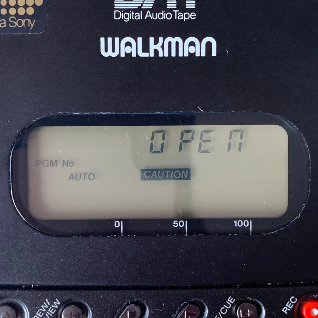 ジャンク ソニー SONY TCD-D3 DAT ウォークマン 壊れています
