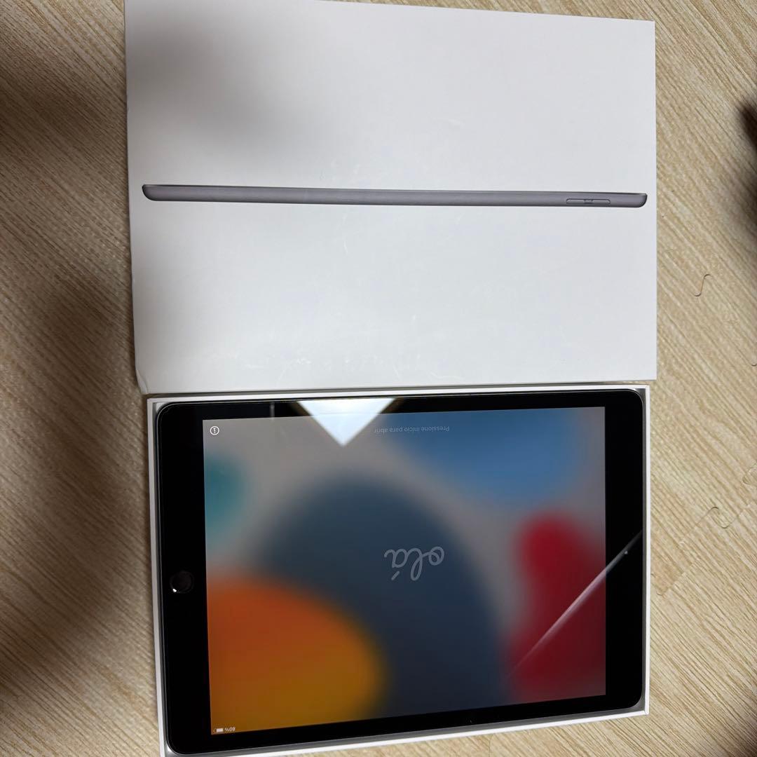 iPad第8世代　スペースグレイ　32GB