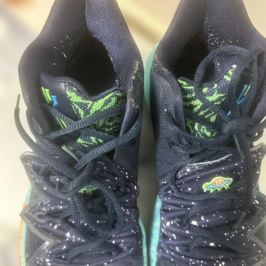 シューズ(男性用) Kyrie 5 ufo