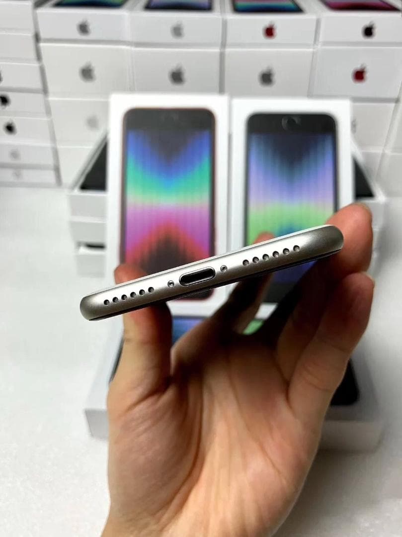 【期間限定／超美品】iPhone SE3 256GB｜SIMフリーホワイトモデル