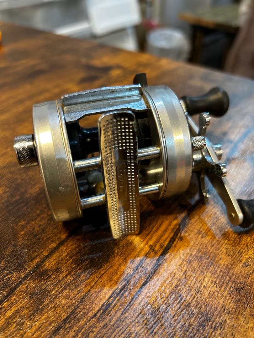 ABU Ambassadeur 2500C ベイトリール