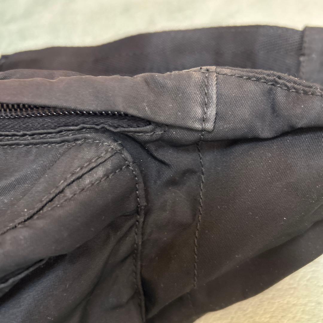 プラダ　ウエストポーチ　ウエストバッグ　黒　ナイロン