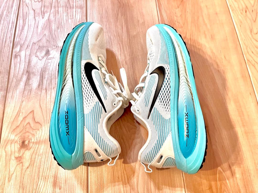 【当日または翌日発送】　ナイキ　ボメロ18　26.5cm