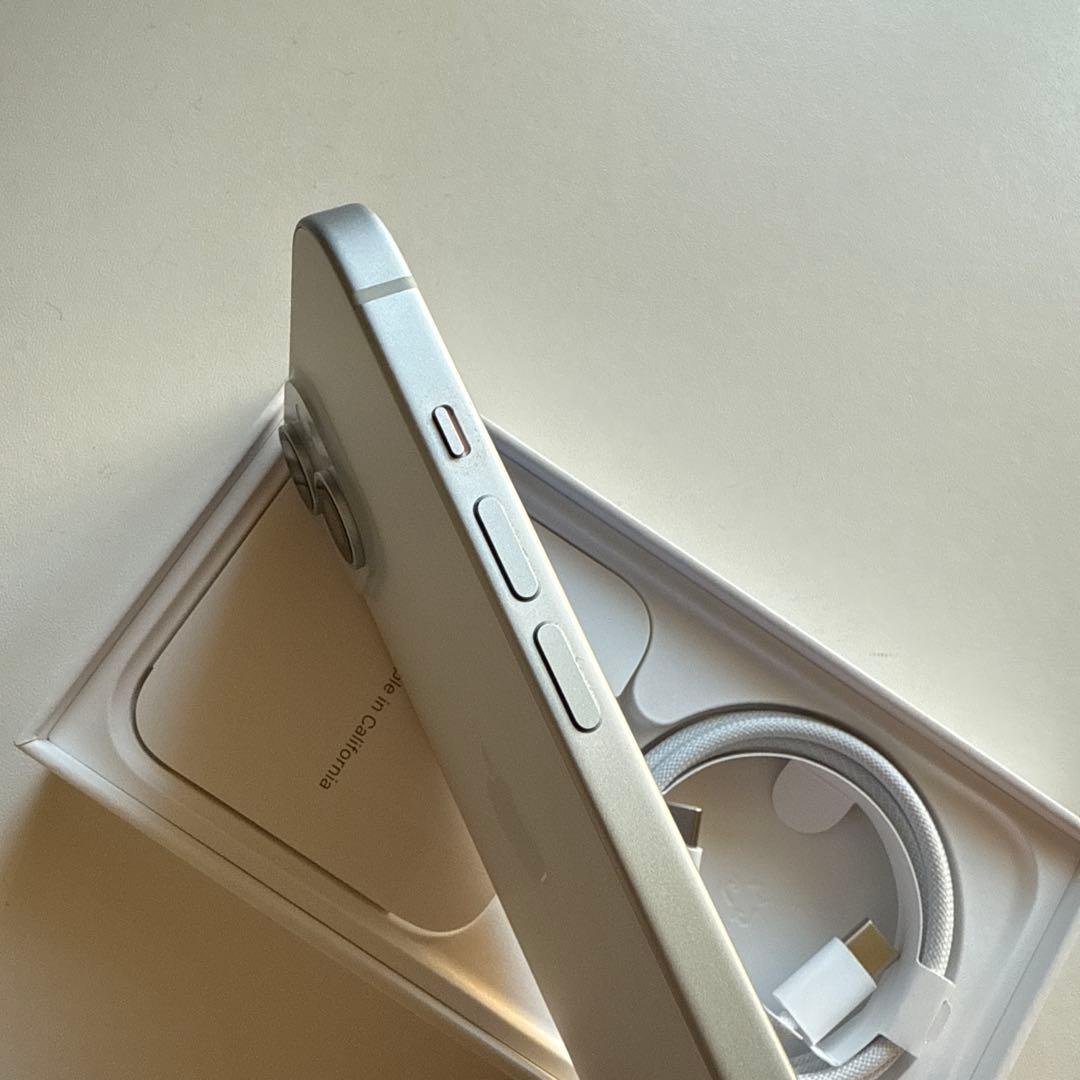 美品　Apple iPhone 15 ブルー128GB（SIMフリー)