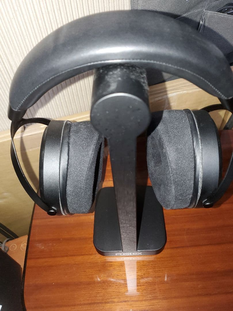 Monolith M1570　平面駆動ヘッドホン　バランスケーブル2種付き ド