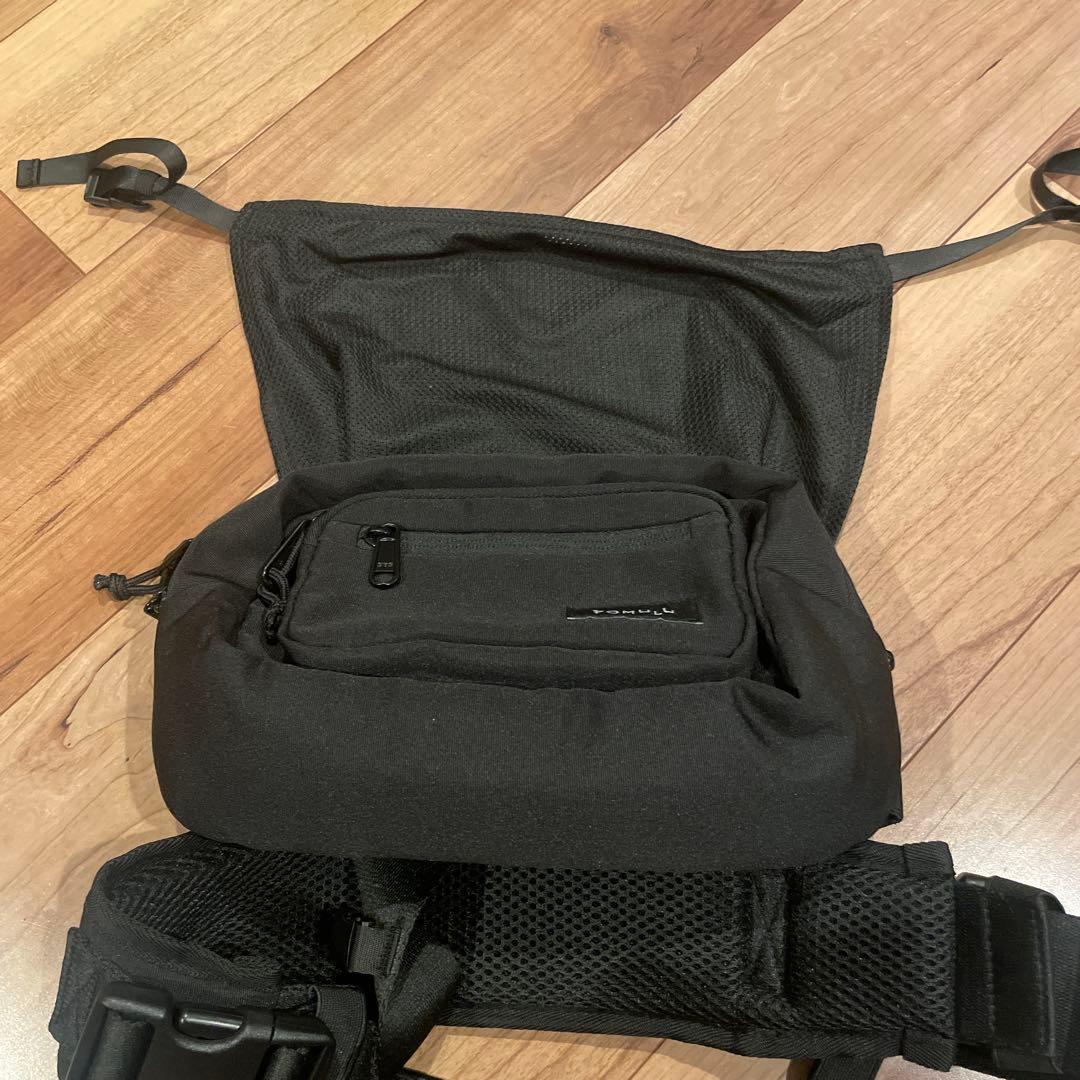 【ほぼ新品】POMULU(ポムル) ヒップシート ショルダーバッグ ブラック