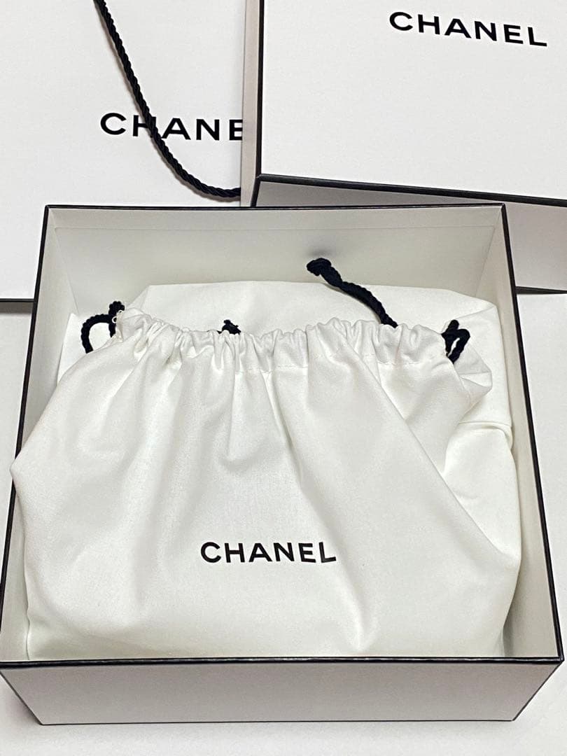 【新品　未使用】箱付き　CHANEL ハンドクリーム　ネイルカラー　オイルセット