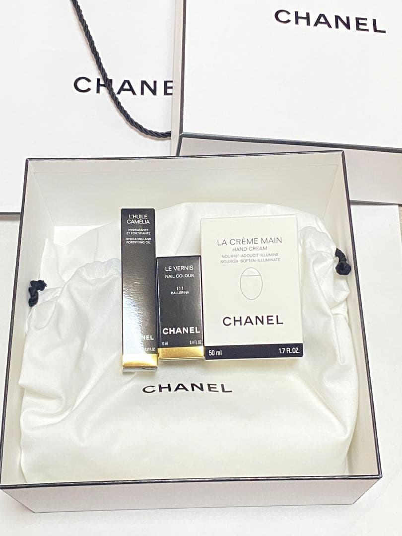 【新品　未使用】箱付き　CHANEL ハンドクリーム　ネイルカラー　オイルセット