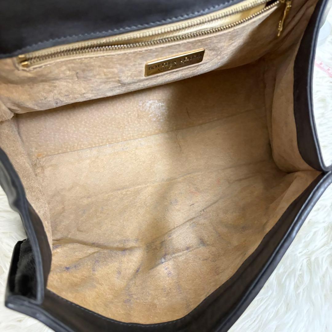 ボッテガヴェネタ イントレチャート ワンバンドルバッグ ターンロック ブラック