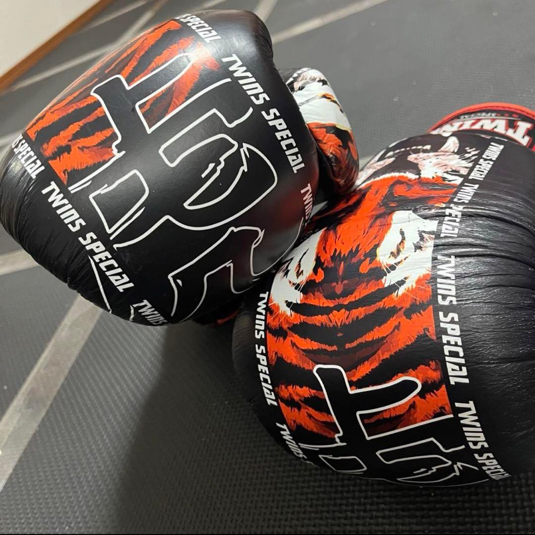 TWINSグローブ　14オンス