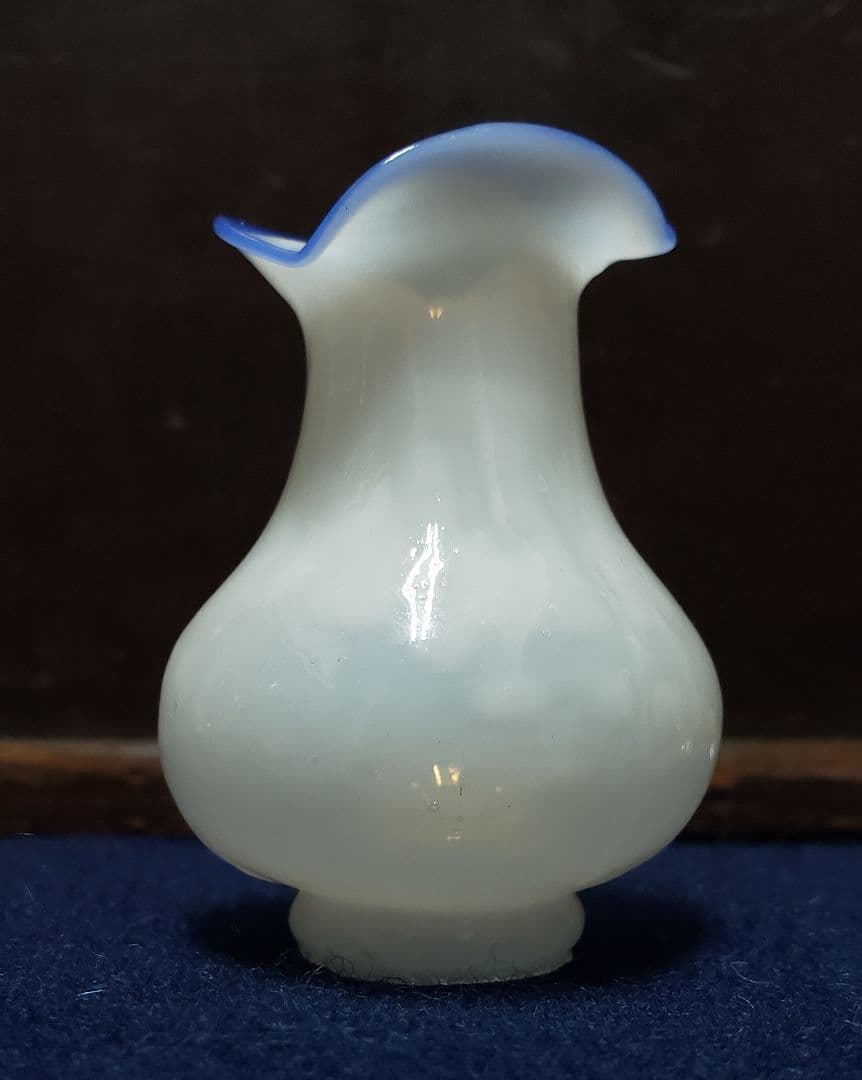 豆ランプ 火屋 ホヤ 乳白 金魚ほや 明治 大正 アンティーク レトロ ガラス