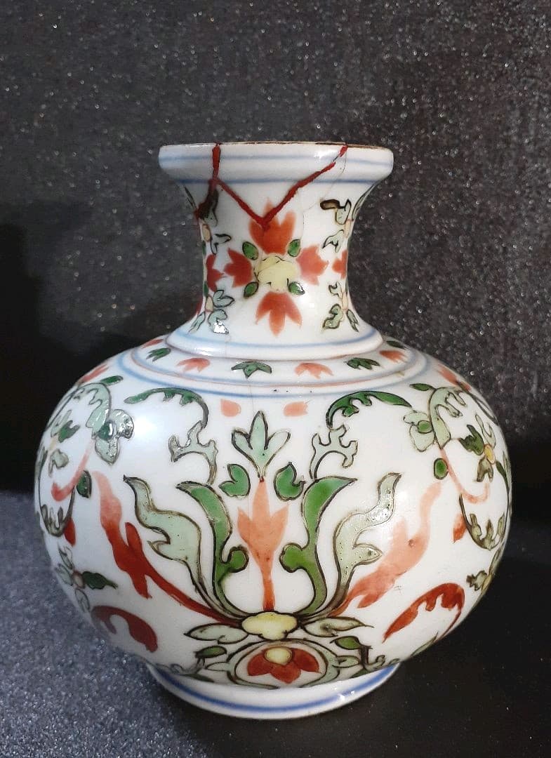 中国古美術　古玩　明朝　古赤絵　天啓赤絵　五彩　花図　瓶　花瓶　胴継ぎ有り