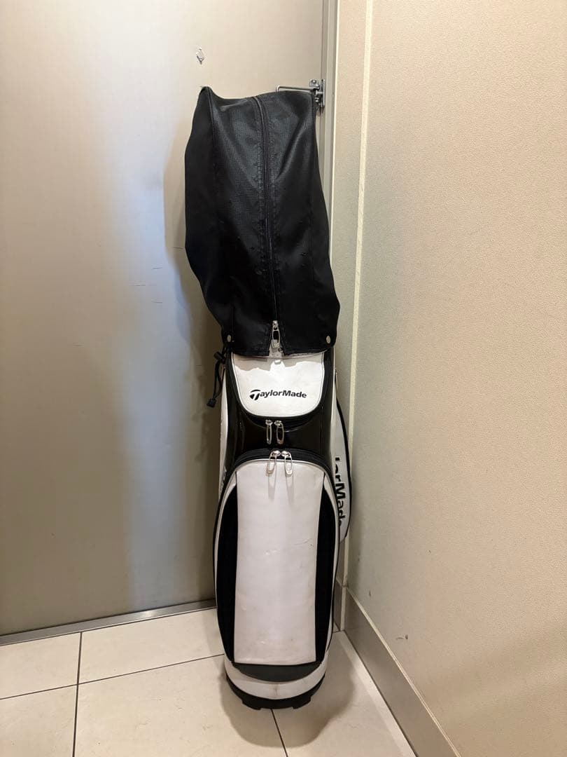 TaylorMade キャディバッグ 黒白