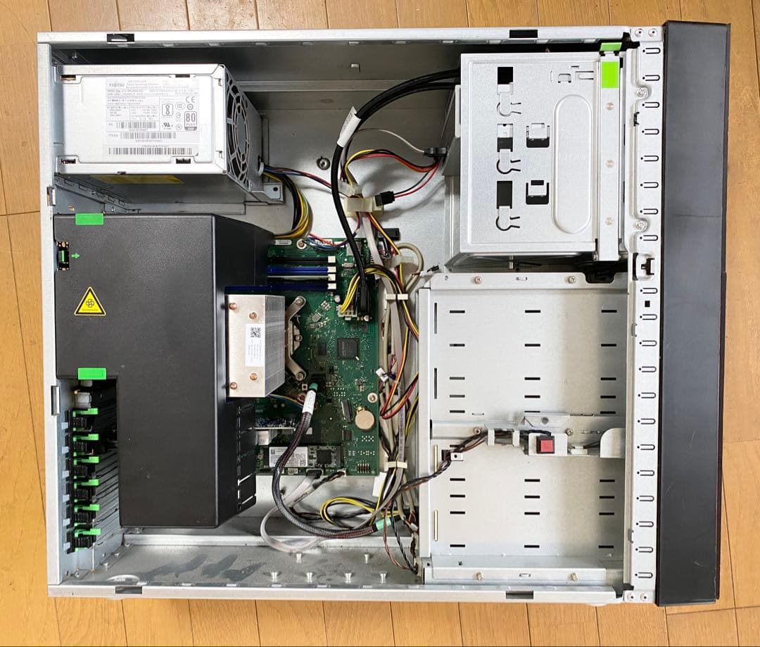 富士通Server PRIMERGY TX1330 M4 Xeon E-2124