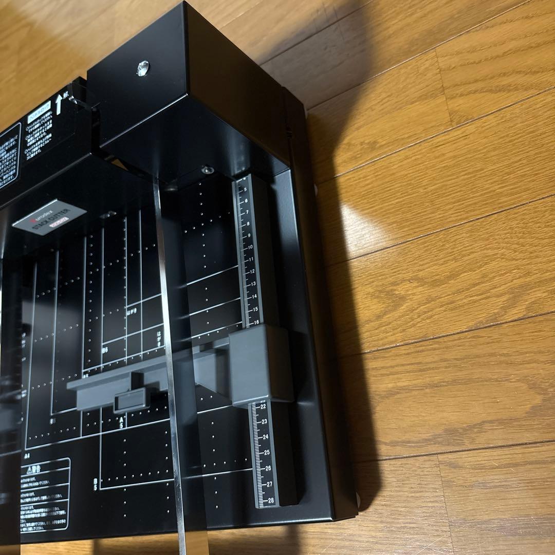 パーソナル断裁機　Durodex 200DX ブラック　裁断機