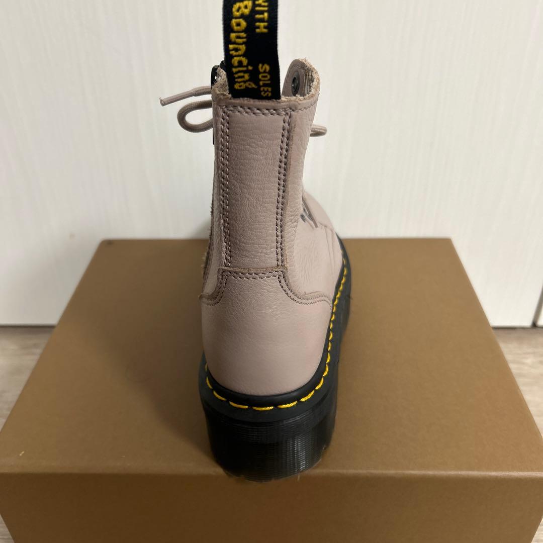 Dr.Martens 8 ホールブーツ　ベージュ　ドクターマーチン　UK4