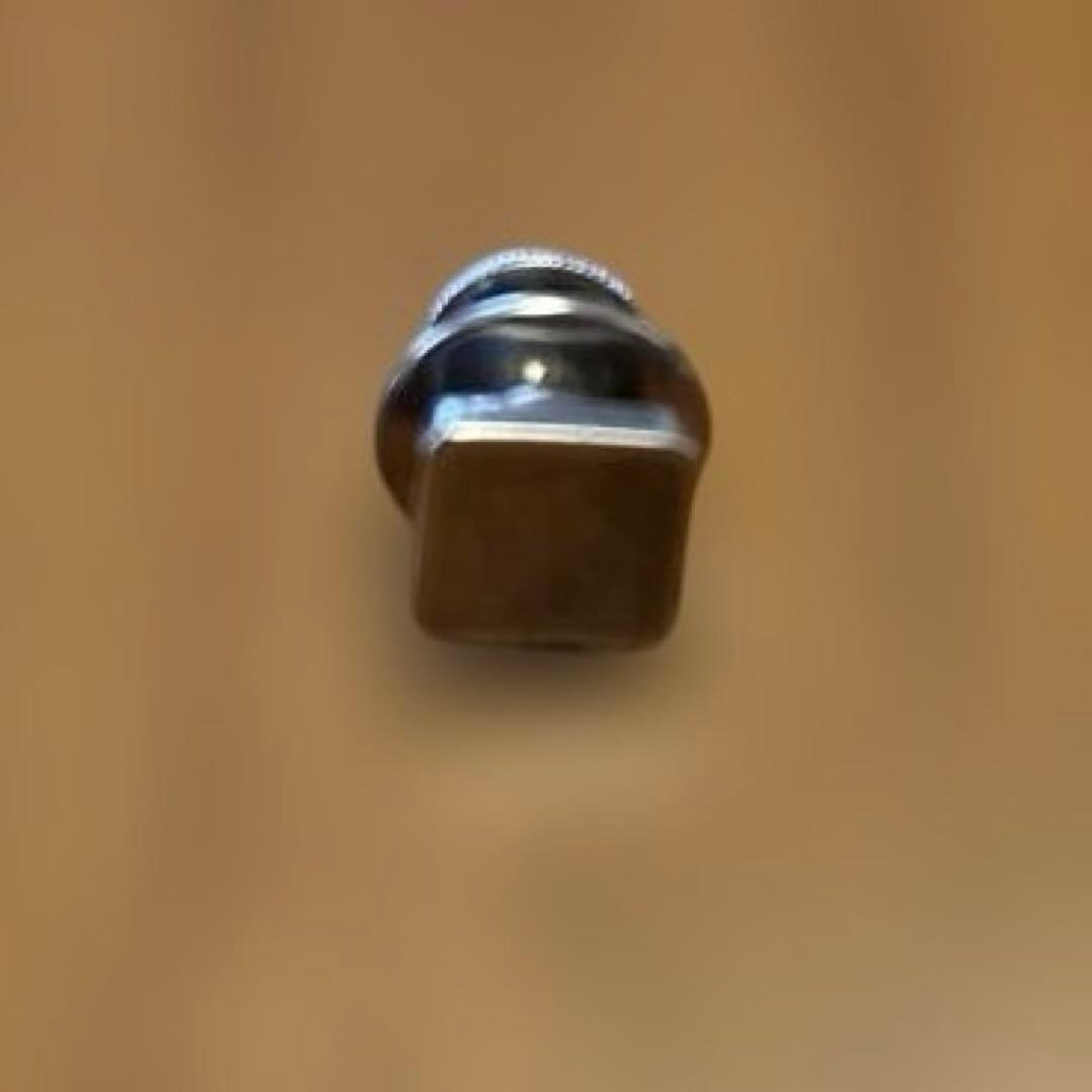   ピンブローチ　シルバー