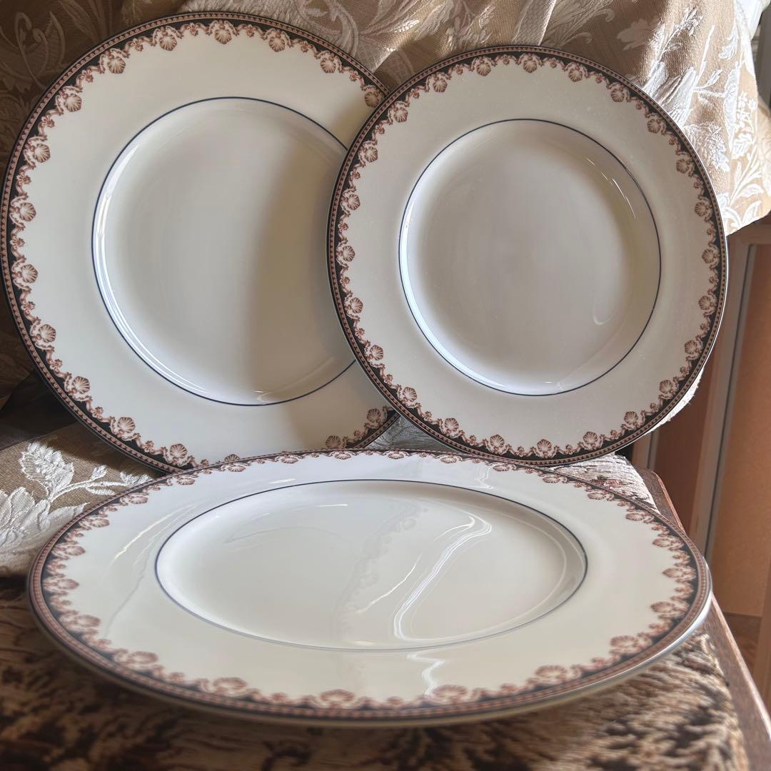 英国製  Medici 英国の気品溢れる 貝殻ディナー皿