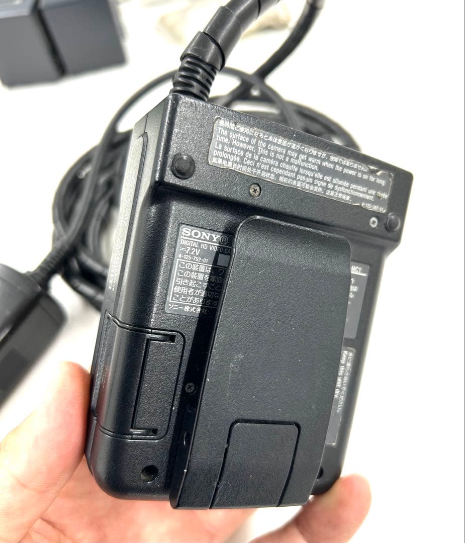 SONY ソニー　HXR-MC1　カメラ　バッテリー4個付き