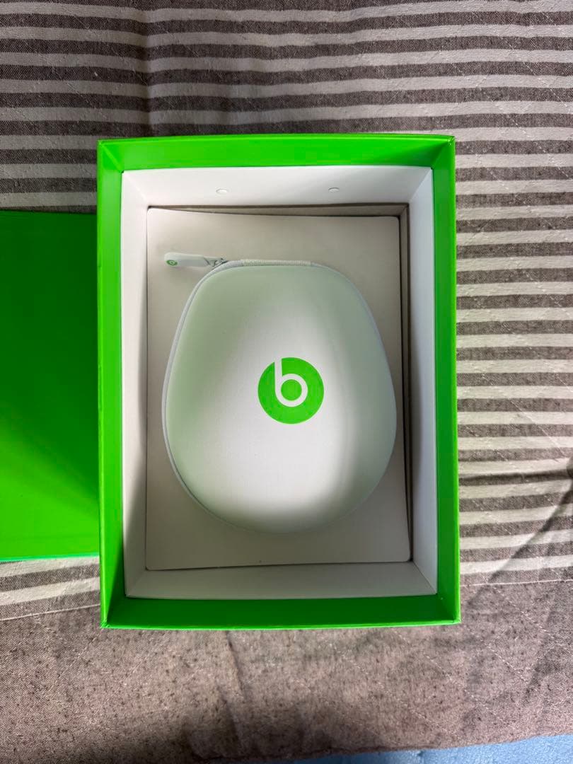 Beats mixr グリーン 限定版ヘッドホン