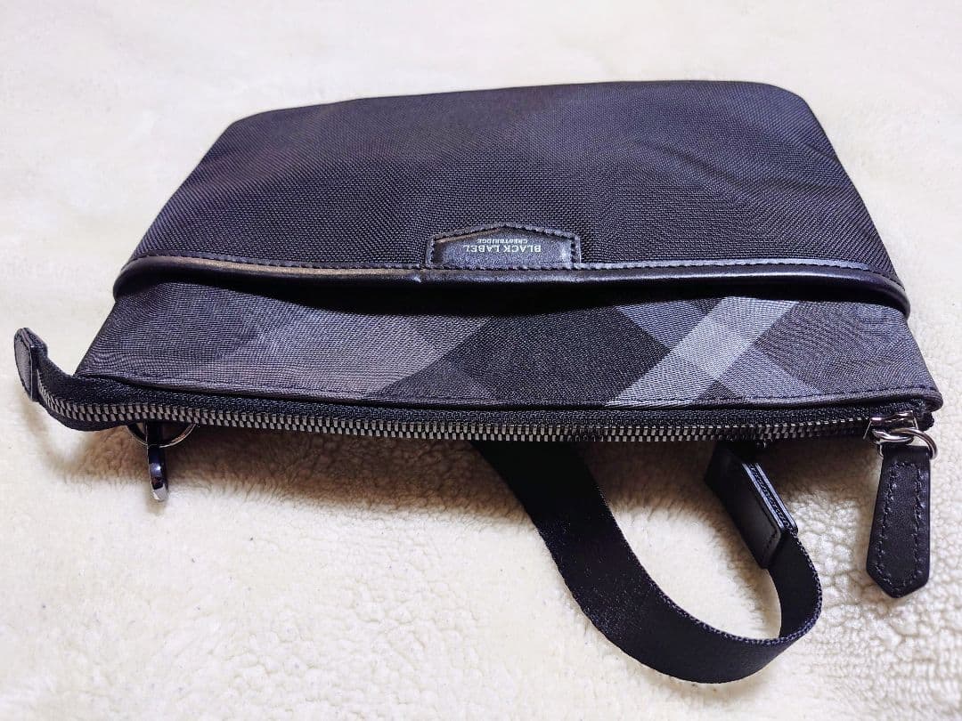 kan_chan ブラックレーベル BLACK LABEL　サコッシュ