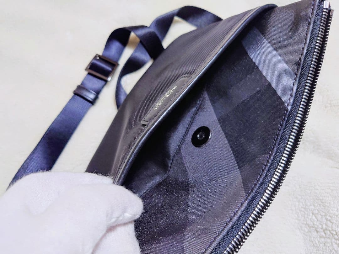 kan_chan ブラックレーベル BLACK LABEL　サコッシュ