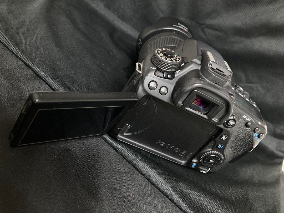 極美品Canon EOS 80D EF-S 18-135 IS USM一眼レフ