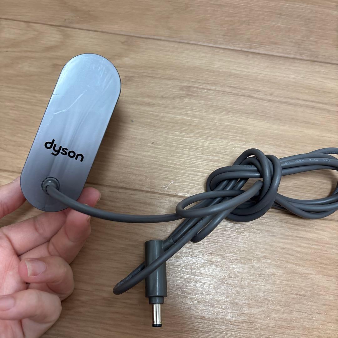 掃除機　dyson ACアダプター　充電器 205720-04 中古