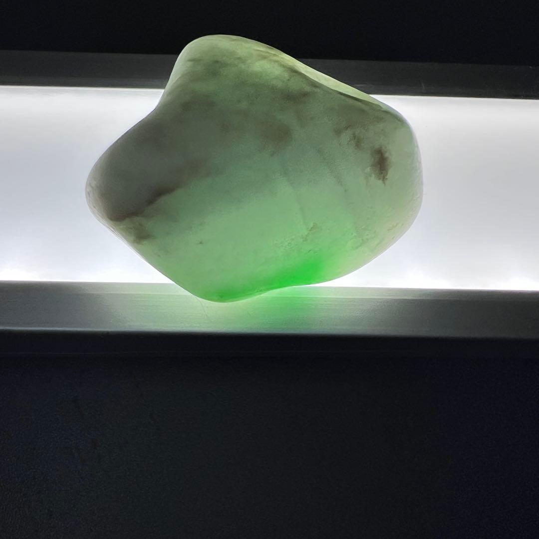 【大幅値下】糸魚川産　翡翠原石　天然　鑑賞石　国石 14.6g