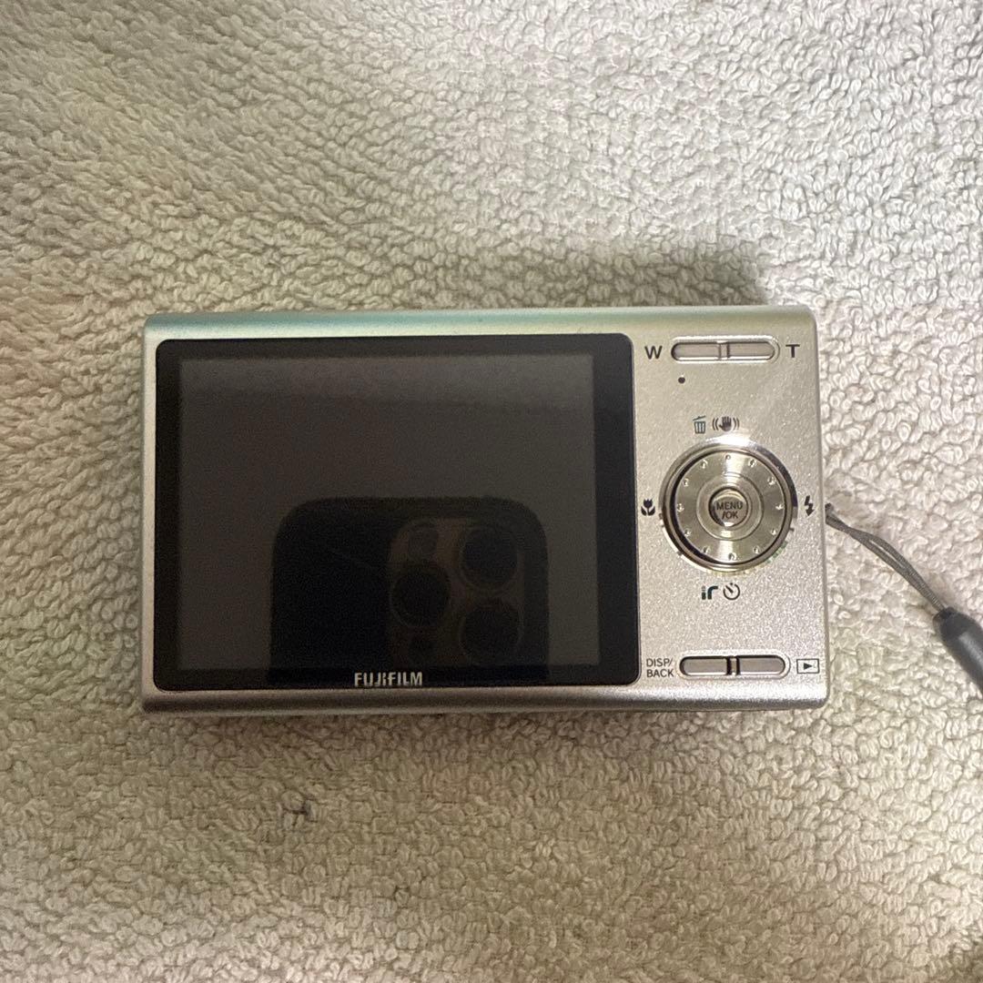 FUJIFILM FINEPIX Z100 シルバー　※ジャンク品