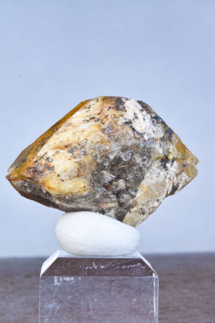 ザギ・マウンテン産 ルチルインクォーツ DT 02