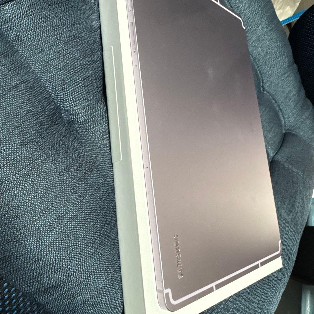 Samsung Galaxy Tab S9 FE 本体 パープル　ケース付き