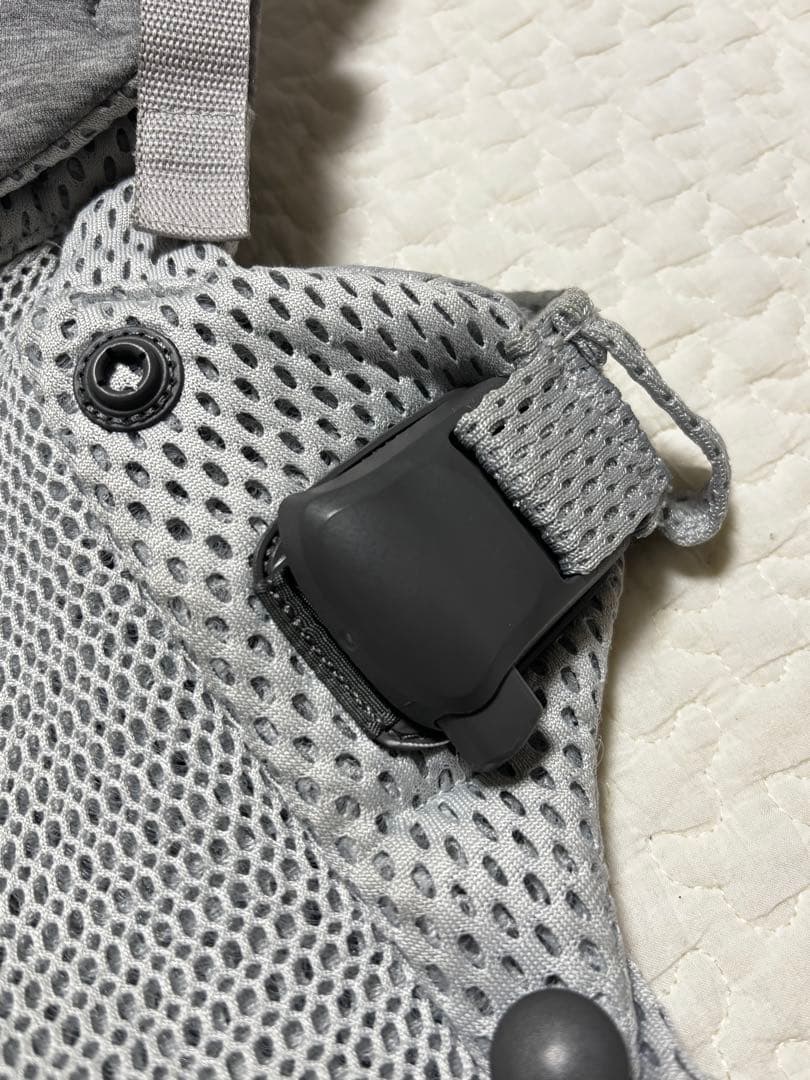 【ともぴ】ベビービョルン　ベビーキャリアハーモニー　Airシルバー