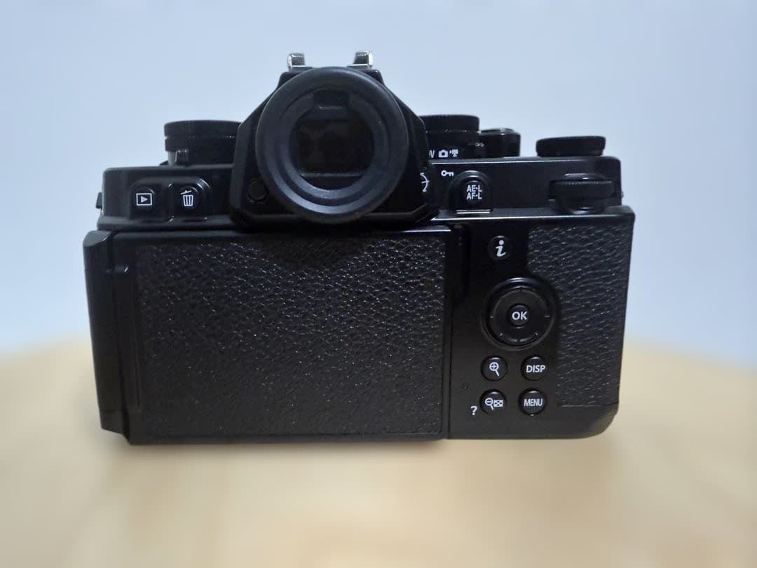 Nikon Zf ブラック 充電器、メモリカード付