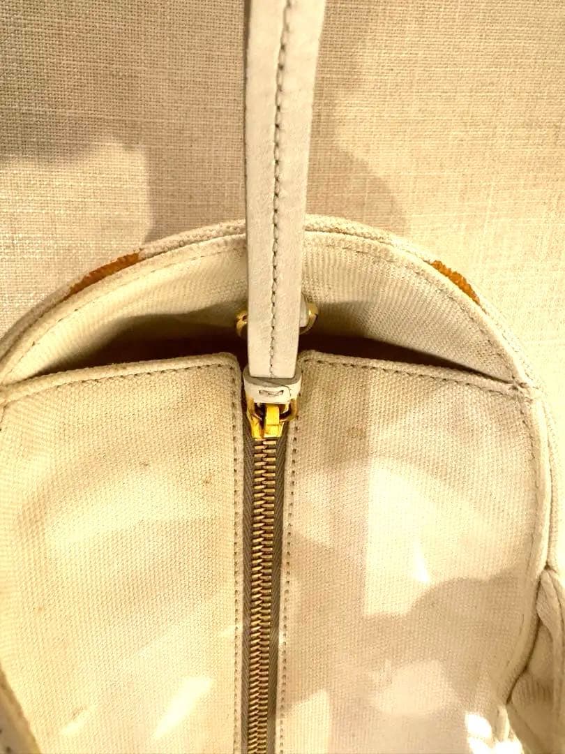 プラダ　カゴバッグ