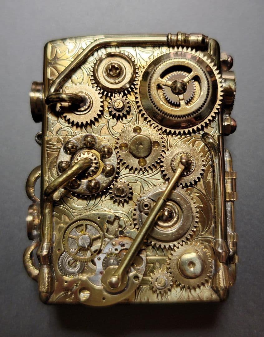 新品未使用　ジッポ　スチームパンクゴールド　唐草模様入り　zippo armor