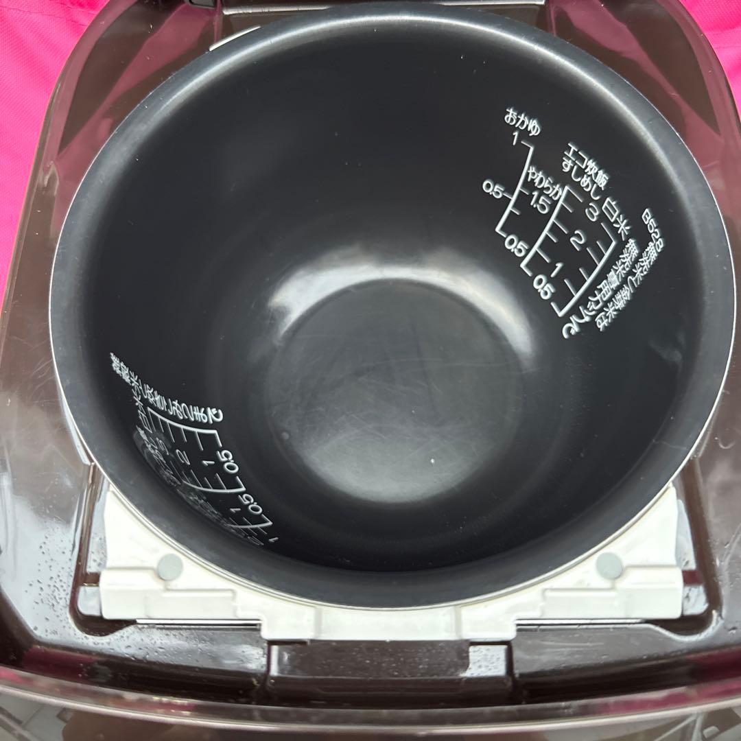 極美品！象印 炊飯器3合圧力IH式極め炊き黒まる厚釜 保温ブラウンNP-RM05