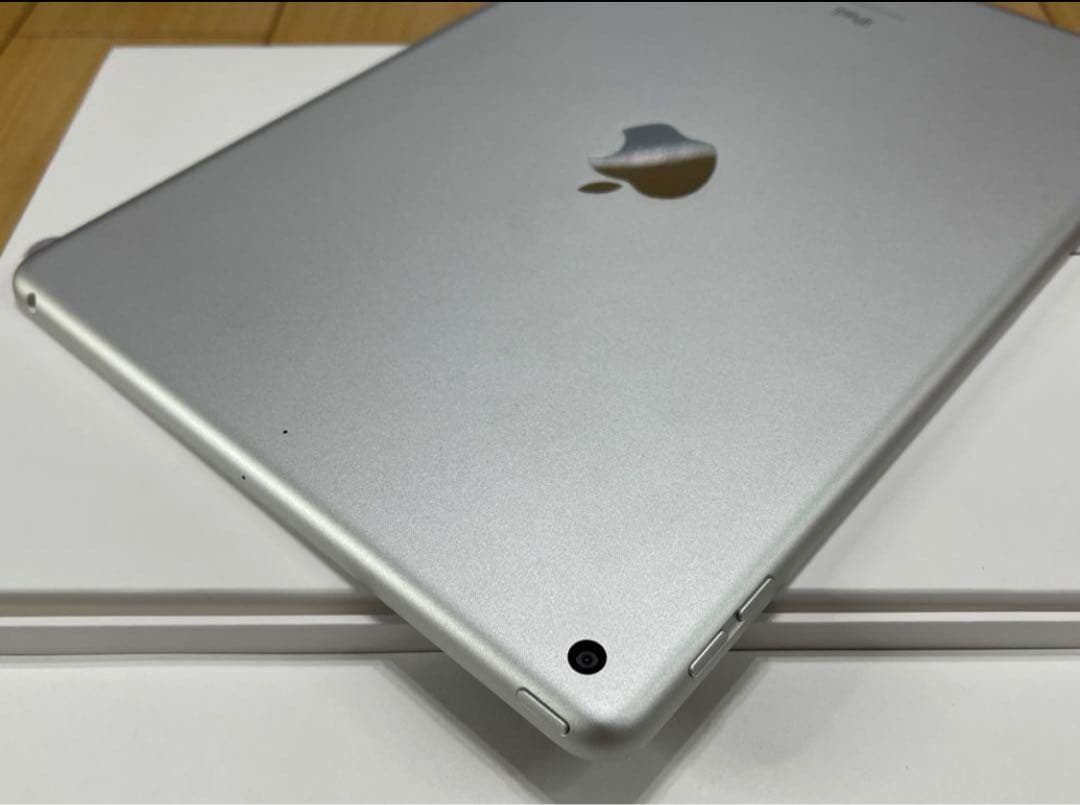 【美品】Ipad第9世代64Gb Wi-Fiキーボードとカバー付き