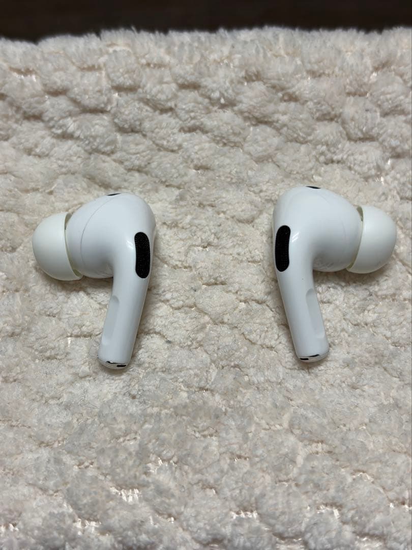 【美品】AirPods Pro（第2世代）充電ケーブル・イヤーチップ付動作確認済