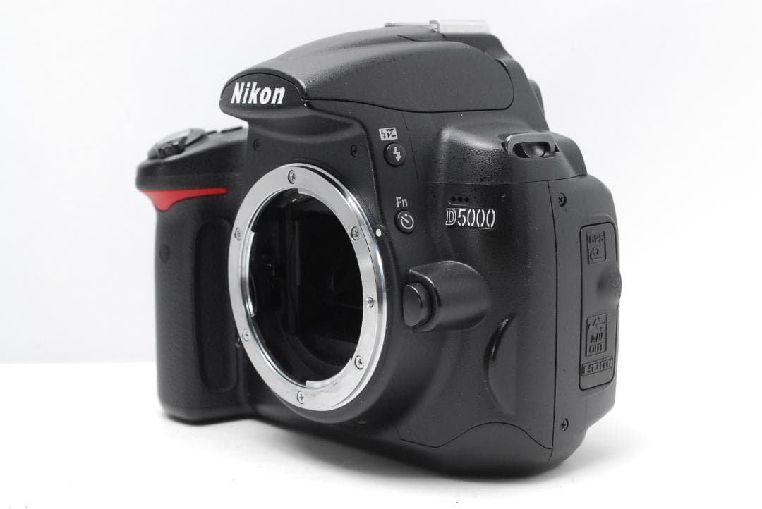 【新品級ショット数】Nikon D5000　スマホ転送　動画・自撮りOK