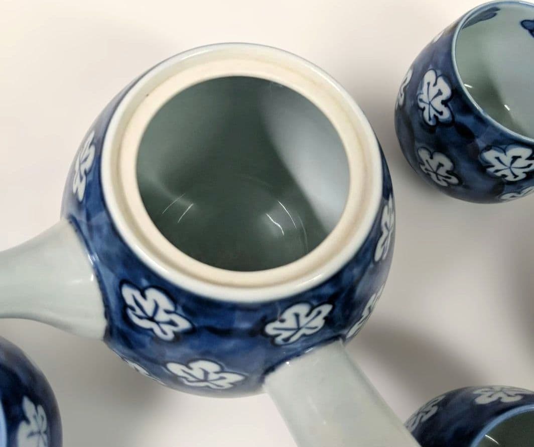 有田焼 源右衛門窯 茶器 古染風梅紋 (付属品：共箱・栞) 急須 湯呑