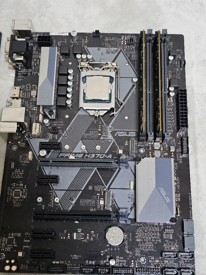 ASUS H370 Core i3 8100 8GB 4GB × 2