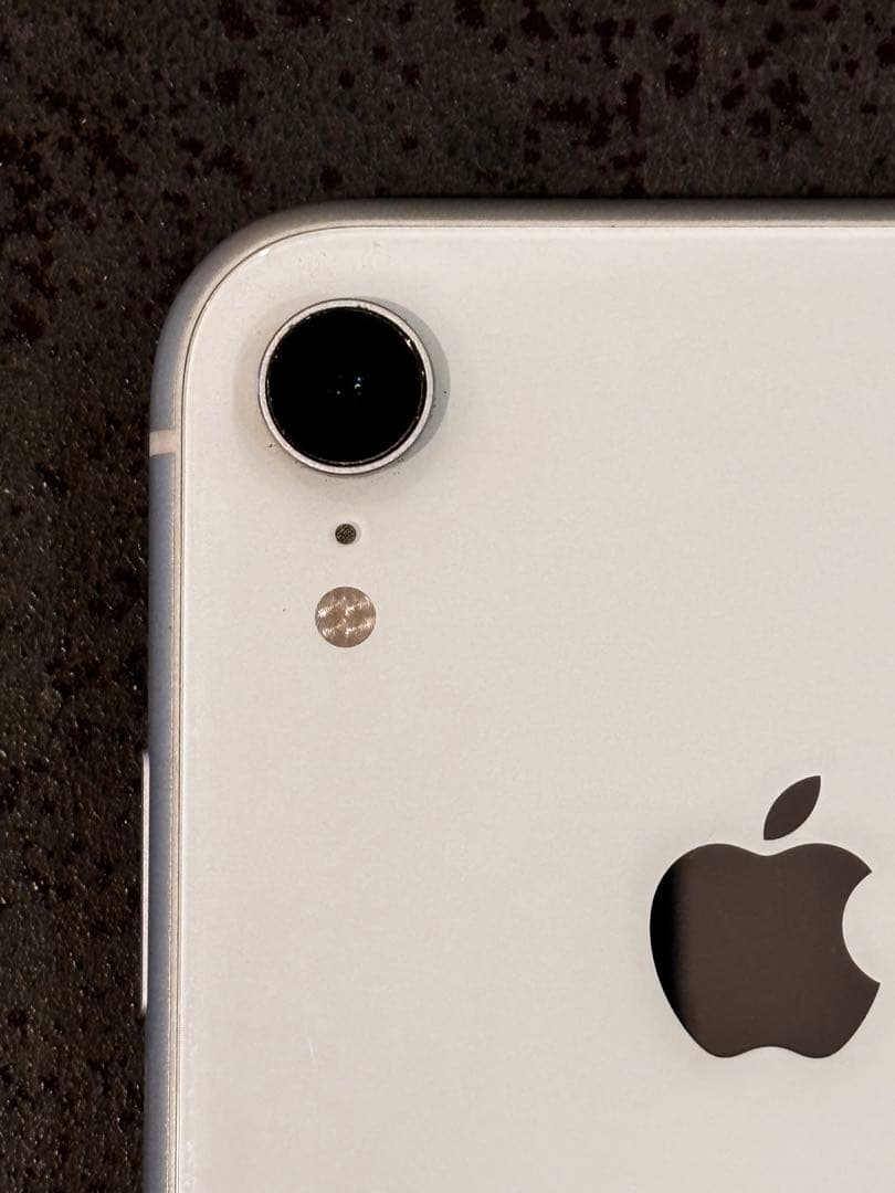 シルル　iPhone XR 128GB ホワイト82％ ,84% ２台