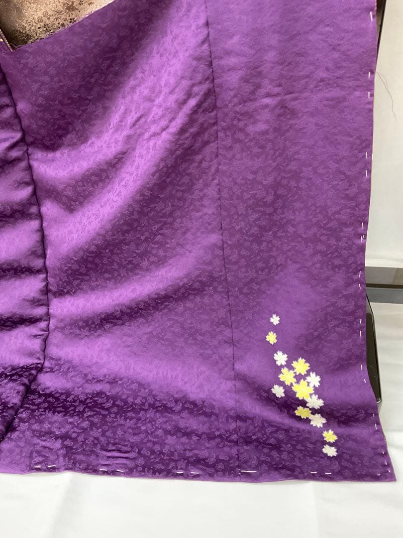 値*ん様 振袖　仮絵羽　未仕立て品　八掛付き　正絹　茶系　絞り　金通し　落款入り