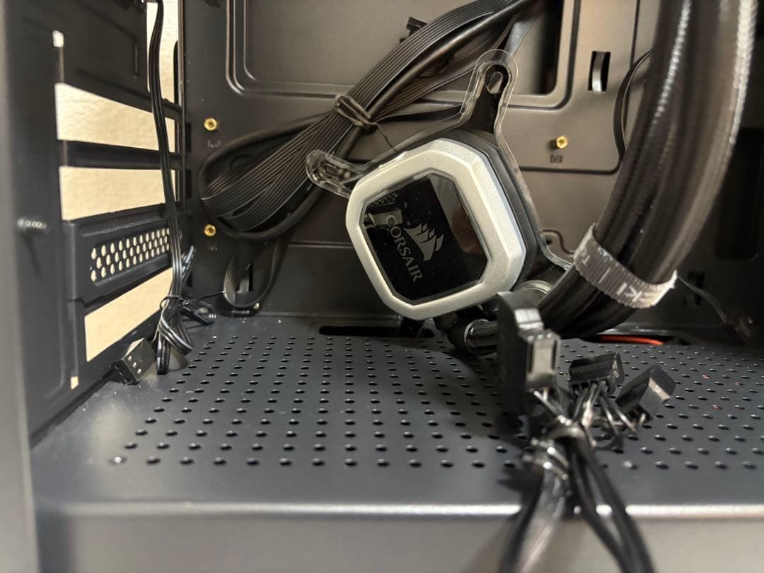 Antec NX200M 電源•簡易水冷クーラー付PCケース（ジャンク）