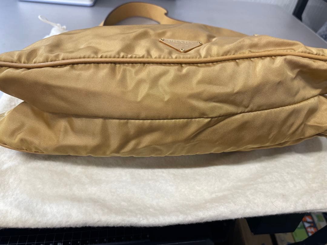美品　プラダ PRADA ワンショルダー 三角ロゴ ナイロン ベージュ系