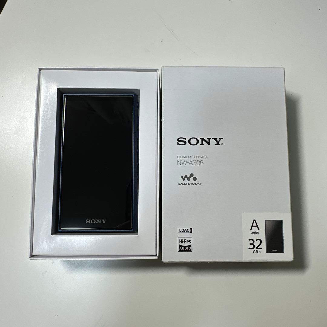 ウォークマンNW-A306 オーディオプレイヤー　ブルー　純正シリコンケース付属