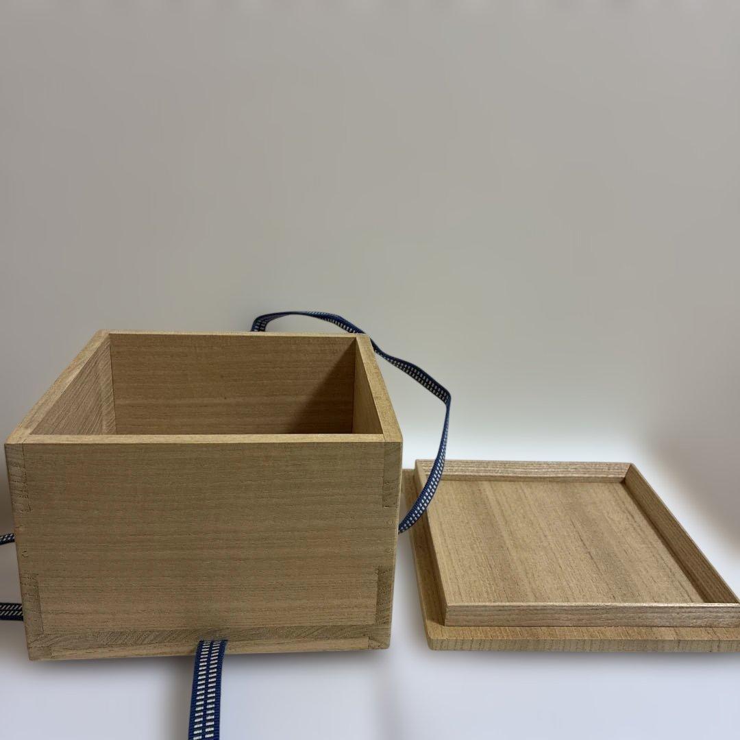 緑色の茶碗 木製箱付き 青磁鉢