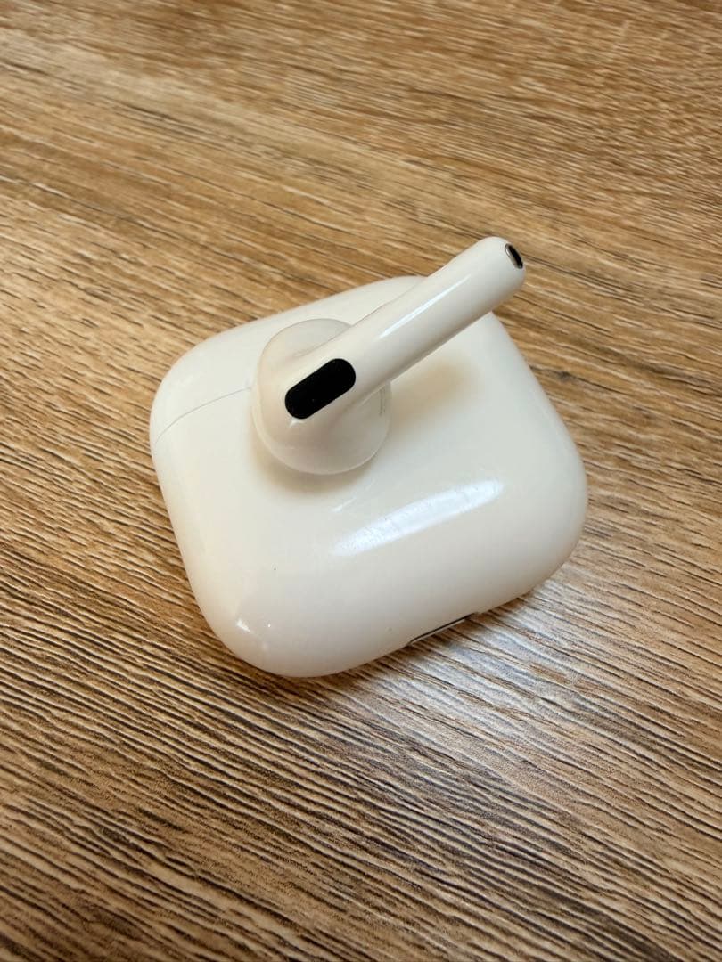 AirPods 4 片耳のみ